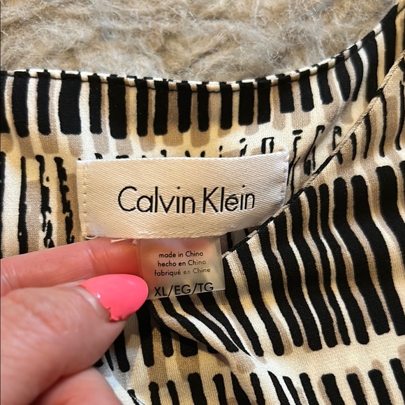 Calvin Klein women’s polyester black and white design tank top - Picture 3 of 5